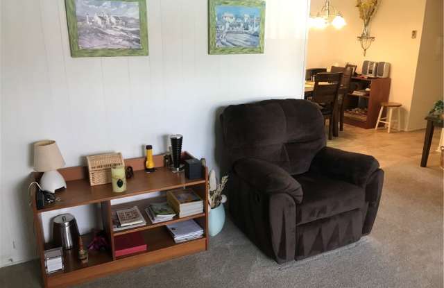 2327 Via Mariposa W Gallery 2