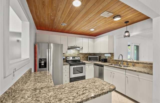 1250 SE Petunia Avenue photos photos