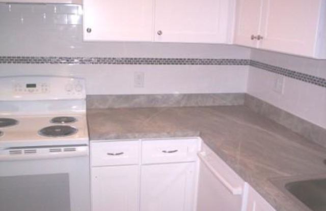 204 Newbury Ave photos photos