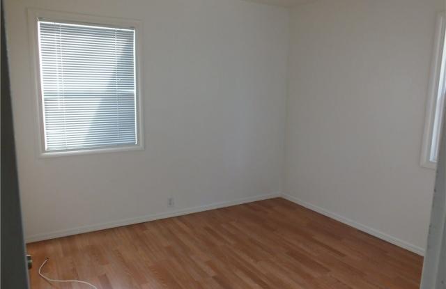 5813 Fidler Avenue Gallery 4
