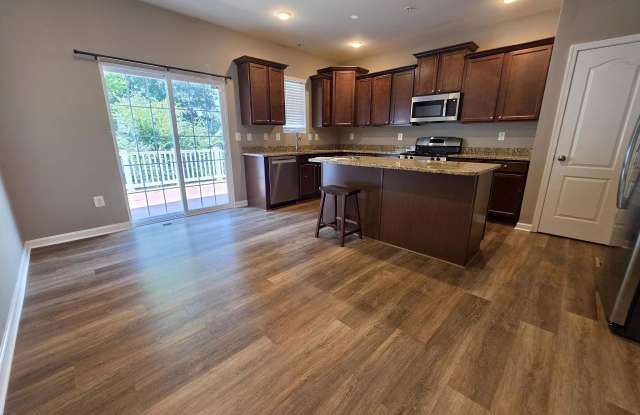 7518 GOLDFINCH Court Gallery 3
