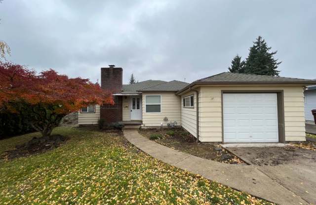 Charming 2 Bed 1 Ba House in Gladstone - Garage, Washer and Dryer, Landscaping Including! photos photos