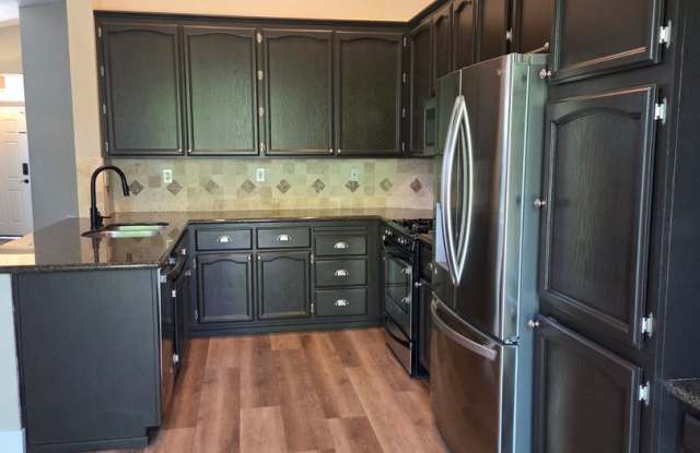 Broadstone - 3bdrm, 2 bath - Close to Shopping, Park & Schools! Gallery 4