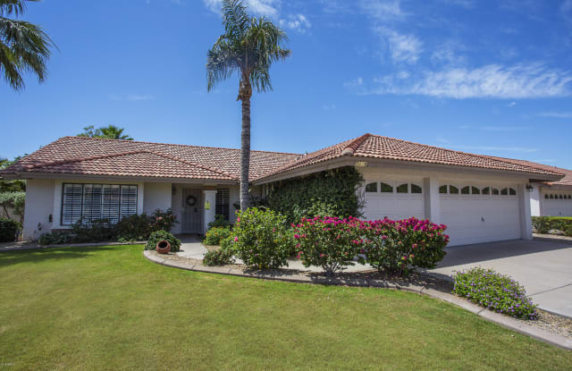 9019 E DAVENPORT Drive - 9019 East Davenport Drive, Scottsdale, AZ 85260
