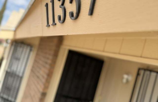 11357 LAKE ERIE Drive Gallery 4