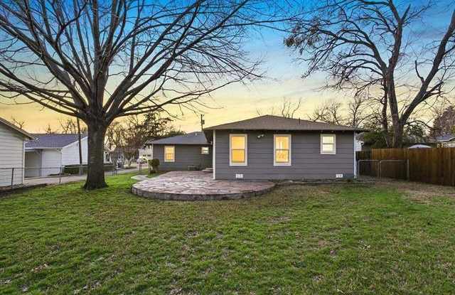 809 1/2 Cedar Street - 809 1/2 Cedar St, McKinney, TX 75069