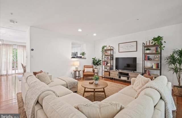 9823 SHERWOOD FARM Road Gallery 4