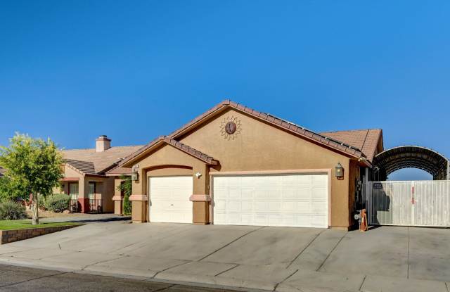 RV Parking, Solar & 3-Car Garage – Move-In Ready Home photos photos