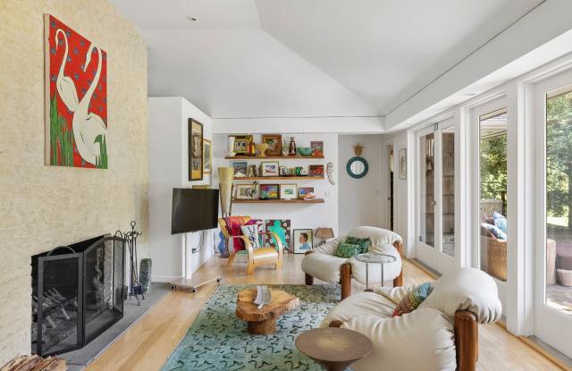 136 Barnes Hole Road Gallery 3