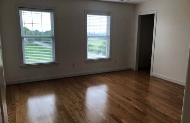 Quiet Blacksburg Townhome with 2 Car Garage Gallery 3
