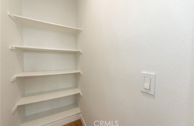 2870 North Glassell Street Gallery 3