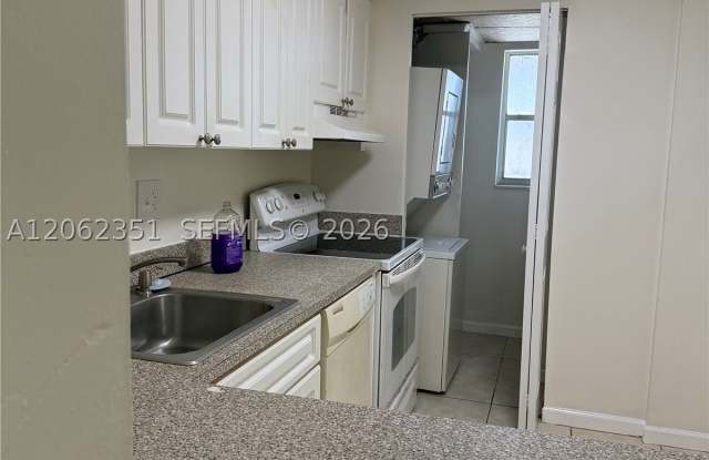 7825 Fairview Dr Gallery 2