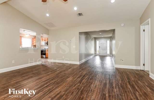 12211 Rochford Lane Gallery 4