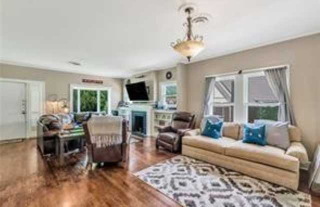 2541 S University Drive - 2541 South University Drive, Fort Worth, TX 76109