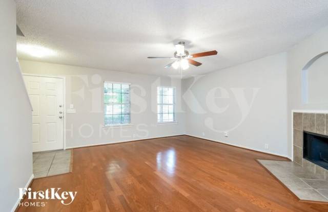 1521 Lakeside Drive Gallery 4