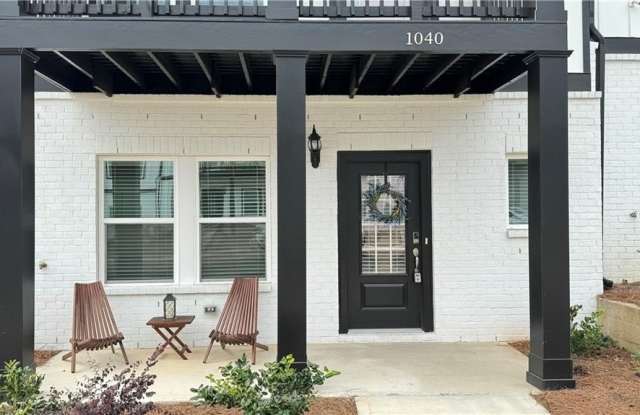 1040 Knoxboro Lane Gallery 2