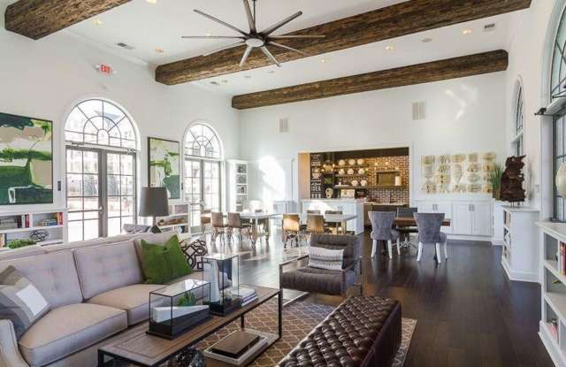 Luxury End-Unit Townhome in Harlow | Minutes to Downtown Alpharetta & Roswell! Gallery 3