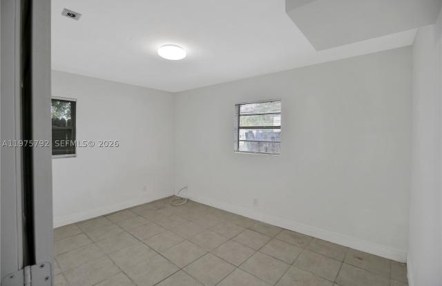 1160 W 26th ct Gallery 4