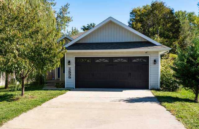 1656 North Marlan Avenue - 1656 North Marlan Avenue, Springfield, MO 65803
