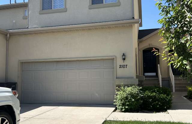 2107 W 2180 N photos photos