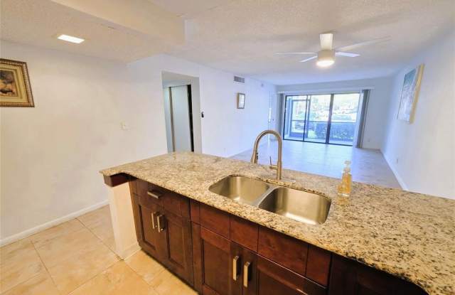 2320 S Cypress Bend Dr photos photos