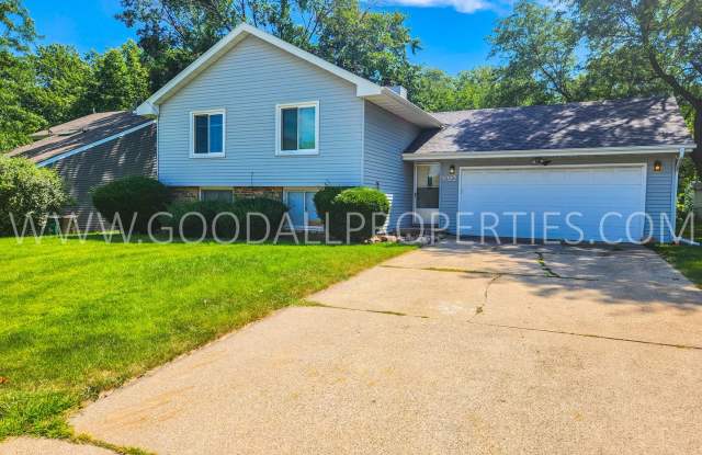 3 Bedroom 2 Bath Single Family Home in Urbandale. Gallery 1