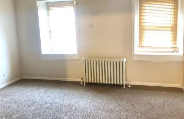 156 Roxborough Avenue Gallery 4