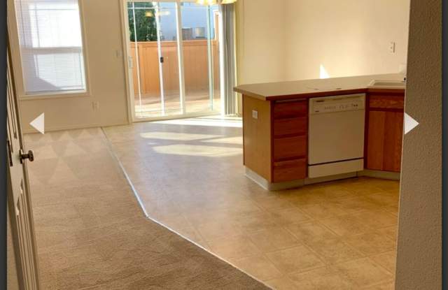MOVE IN SPECIAL!! 2 Bedroom, 2.5 bath townhome in West Pasco with Bonus Office space - 4813 Porlier Lane, Pasco, WA 99301