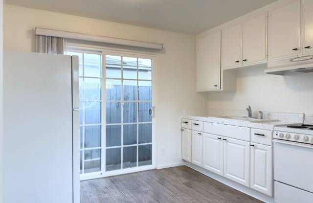 Remodeled Studio West of Coast Hwy! Gallery 3