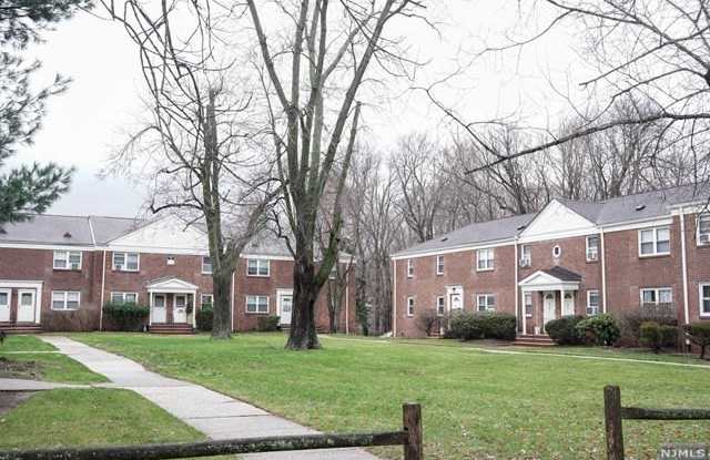 182 Central Avenue - 182 Central Avenue, Englewood, NJ 07631