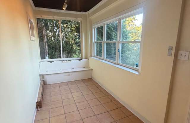 Renovated 4-Bedroom Apartment Near CMU, Pitt & Pittsburgh Hospitals! Gallery 4