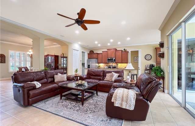 3290 Shady Bend Way Gallery 2