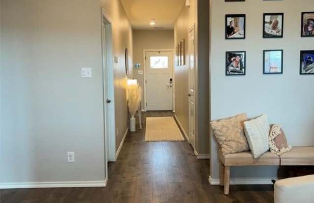 207 Pine Hollow Way Gallery 4