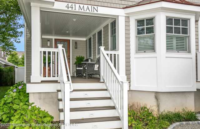 441 Main Avenue Gallery 4