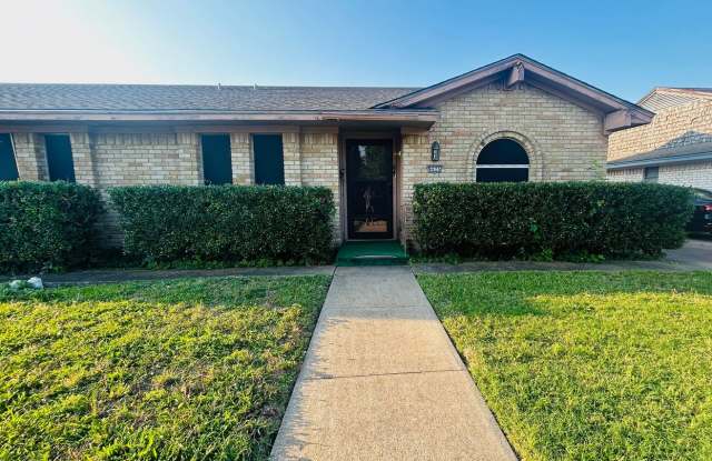 Perfectly Placed Duplex Gallery 1