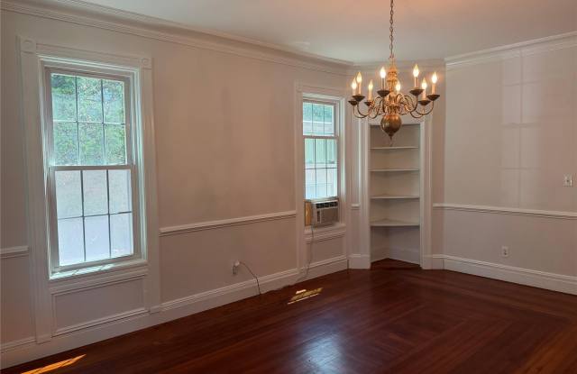 13 Walnut Street Gallery 2