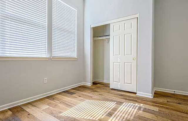 577 Rainier St Gallery 2