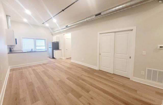 450 Leonard Street Northwest - C photos photos