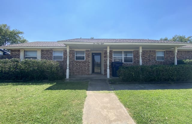 1068 SW 98th St - 1068 Southwest 98th Street, Oklahoma City, OK 73139