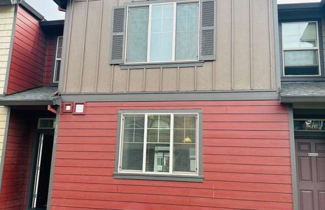 Charming and Updated Townhome in Convenient Central Location photos photos