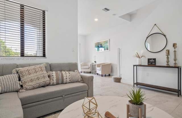 13344 SW 250th St photos photos