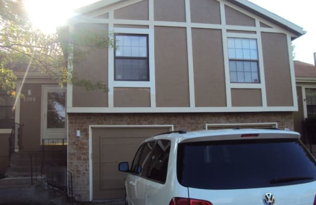 1500 E 123rd Ter - 1500 East 123rd Terrace, Olathe, KS 66061