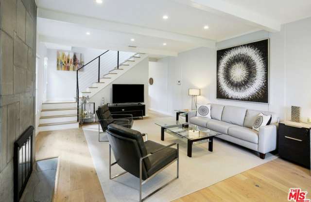 823 N Harper Ave photos photos