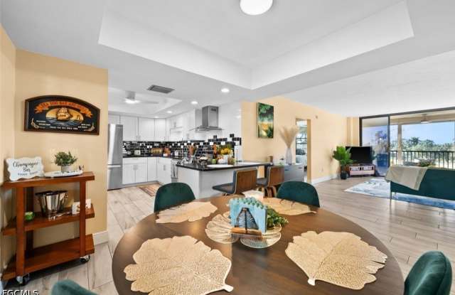 413 Augusta Boulevard Gallery 2