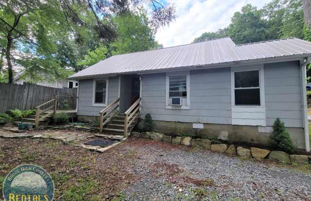 Charming 2 Bedroom Home --- Walking Distance to Campus! photos photos