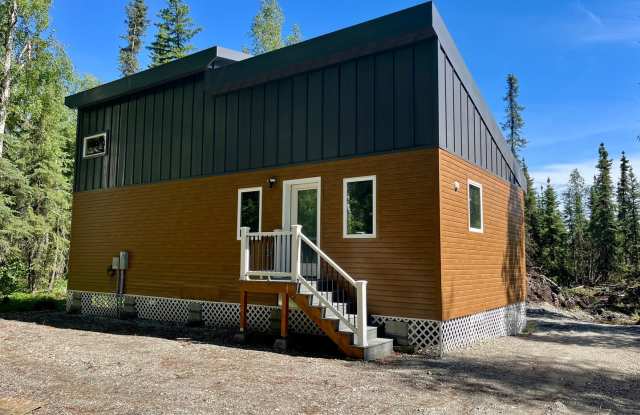 3 Bedroom home for rent / Water holding tank / 1 Small dog on approval photos photos
