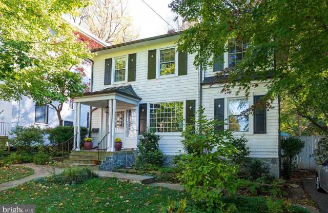 3334 UPLAND TERRACE NW Gallery 3