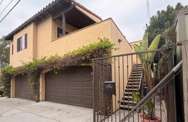 Private Hillcrest Carriage House: 2-Car Garage, EV, $300 AC Bonus photos photos Private Hillcrest Carriage House: 2-Car Garage, EV, $300 AC Bonus photos photos