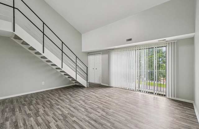 1531 E Larned St Gallery 4