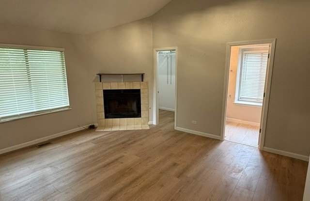 3064 Long Grove Lane Gallery 2